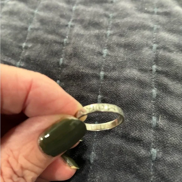 Vintage 925 Sterling Silver “Love Conquers All” Ring - Picture 2 of 5